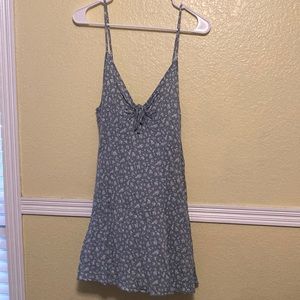 Camellia summer dress size large - light blue/grey
